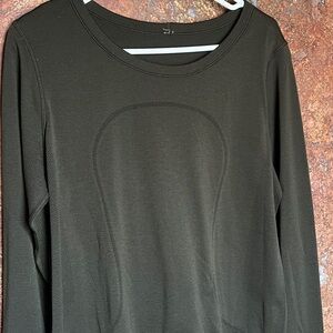Lulu lemon swiftly tech shirt size 10